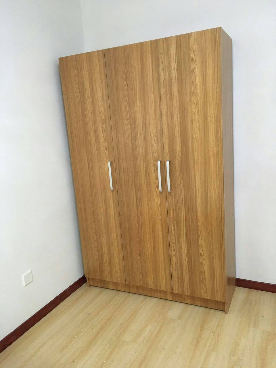 大新新款人造板刨花板三聚氰胺简易板式木头加大2门简易衣柜