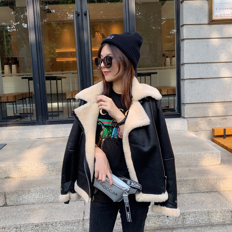 2021美利奴羊毛机车款皮毛一体外套女短款 羊剪绒羊羔毛皮草大衣