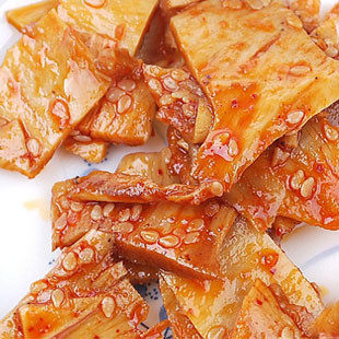 【辣到哭还想吃】金氏 香辣牛板筋 麻辣牛筋 云南特产 88包邮