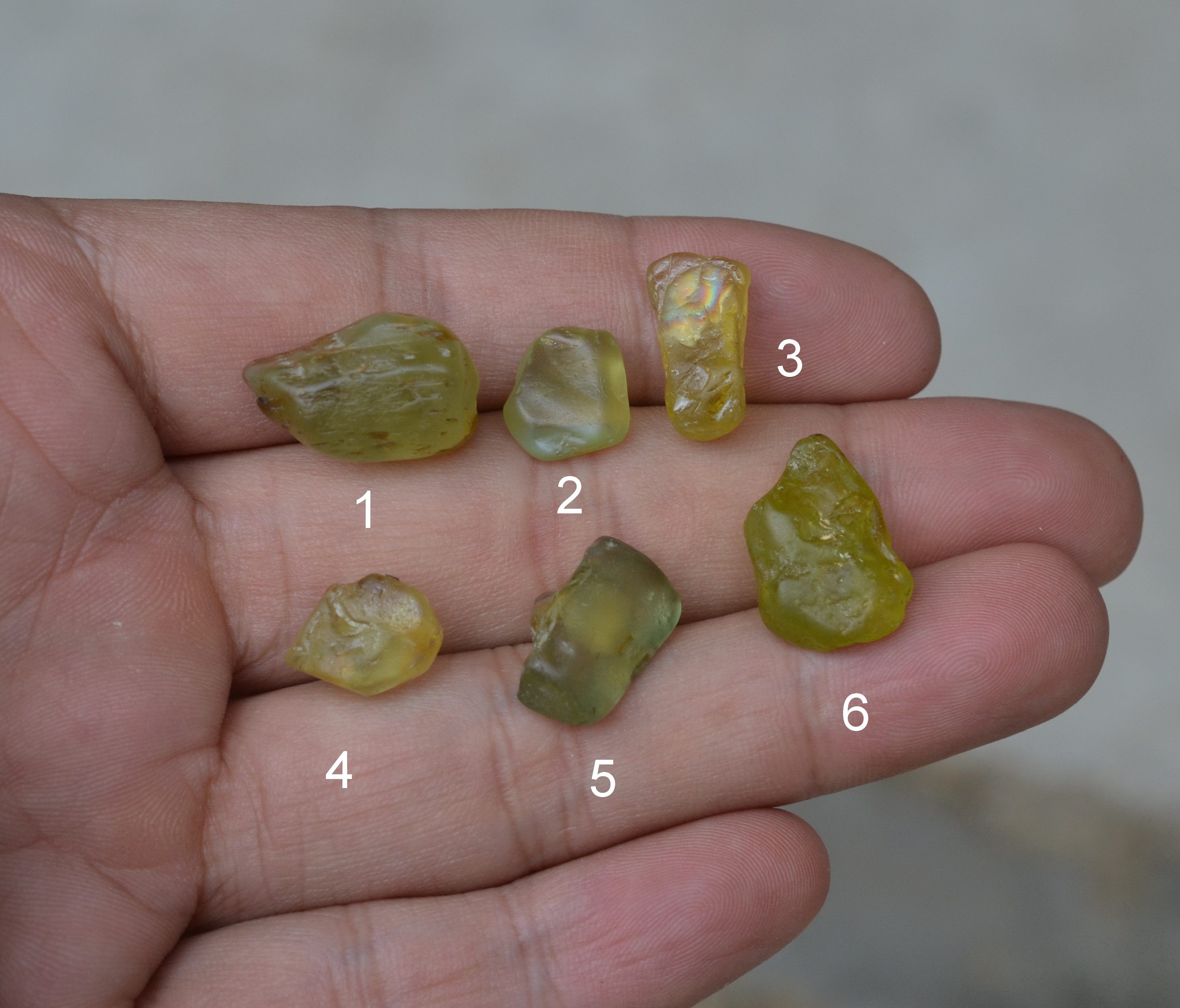 天然精品金绿宝石原石裸石矿石标本教学标本晶莹剔透颜色漂亮包邮-mc