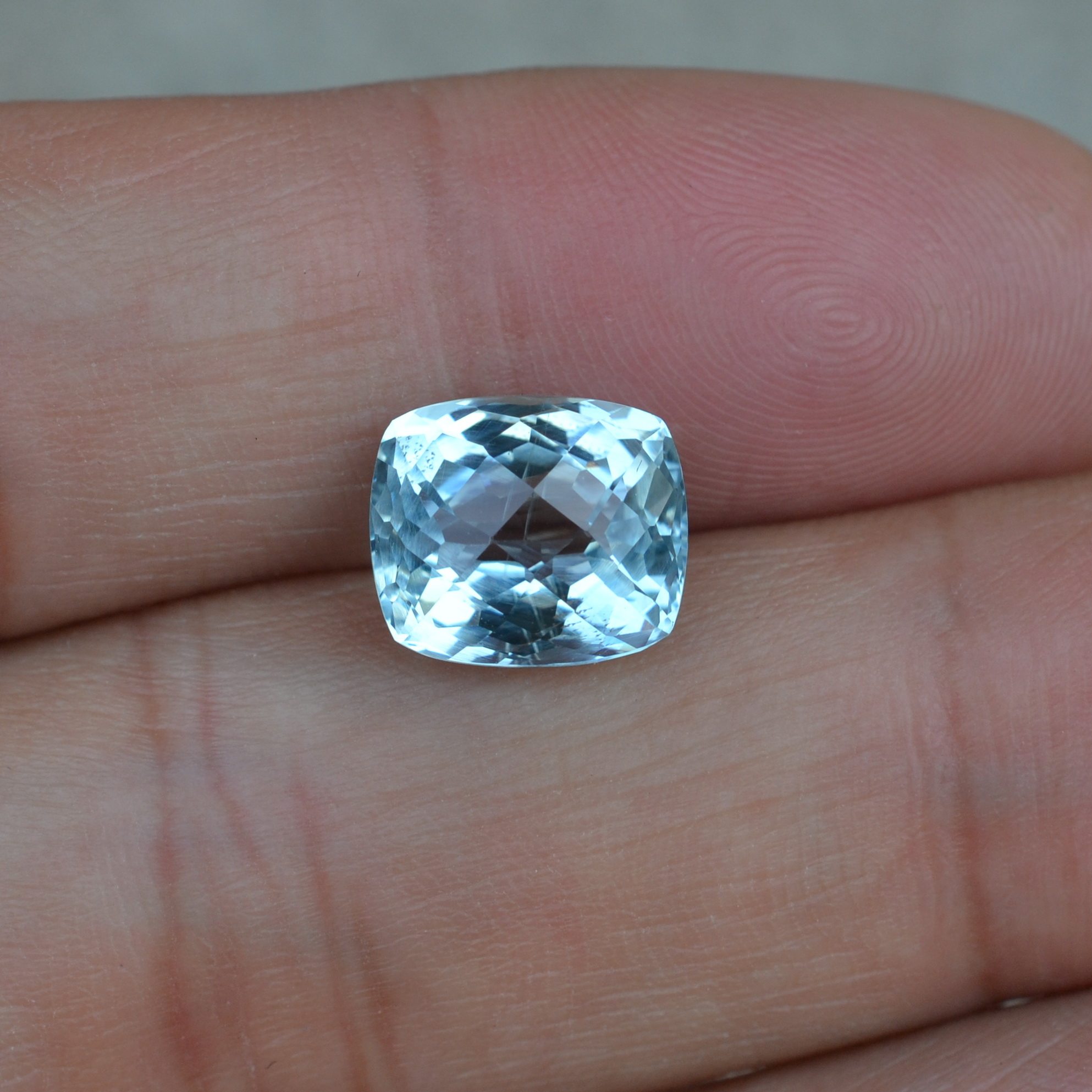 天然海满火彩浅蓝色火彩426ct蓝宝石面切格子戒面方形其他