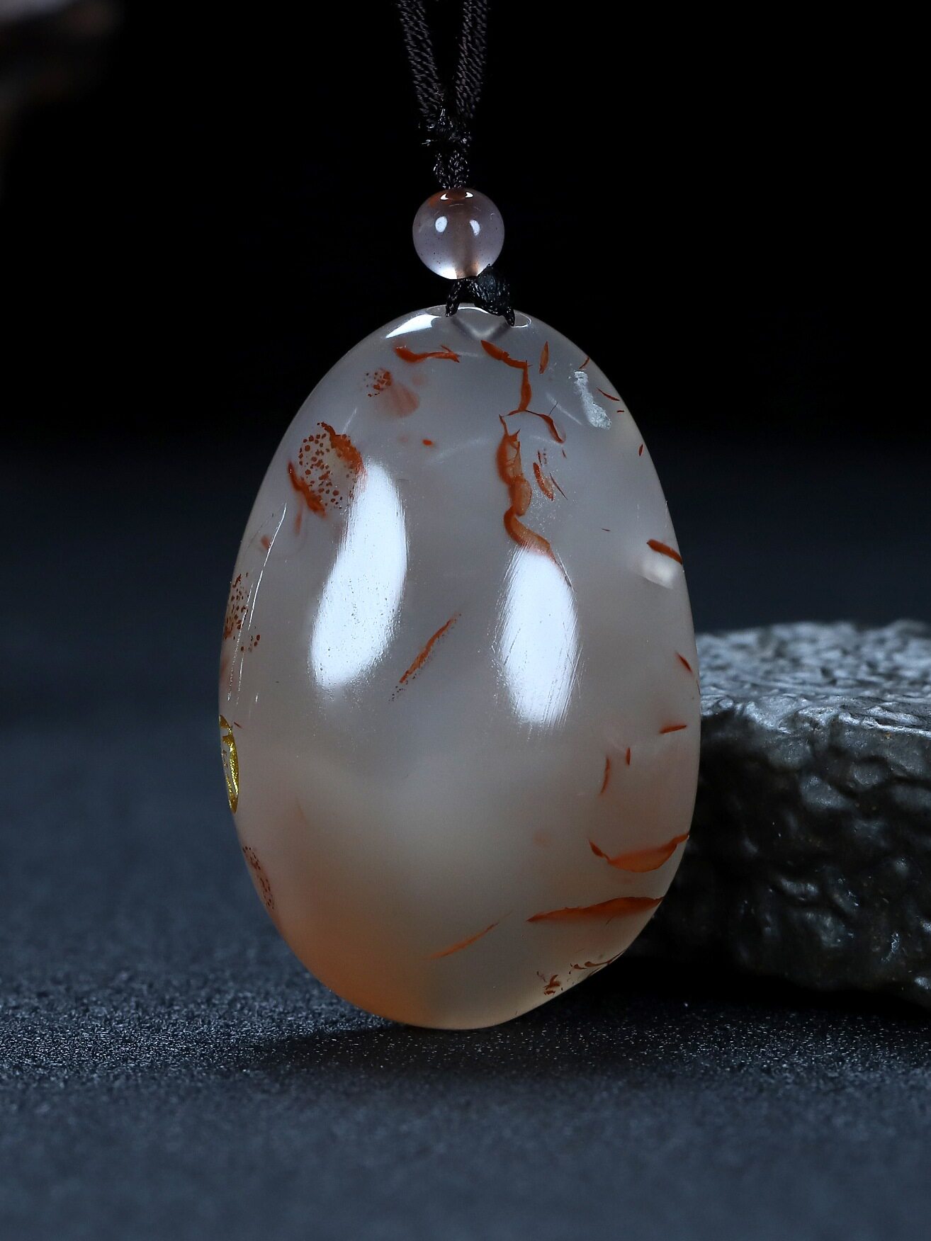 南红墨雨轩天然凉山玛瑙冰飘美女吊坠红原石雕项坠