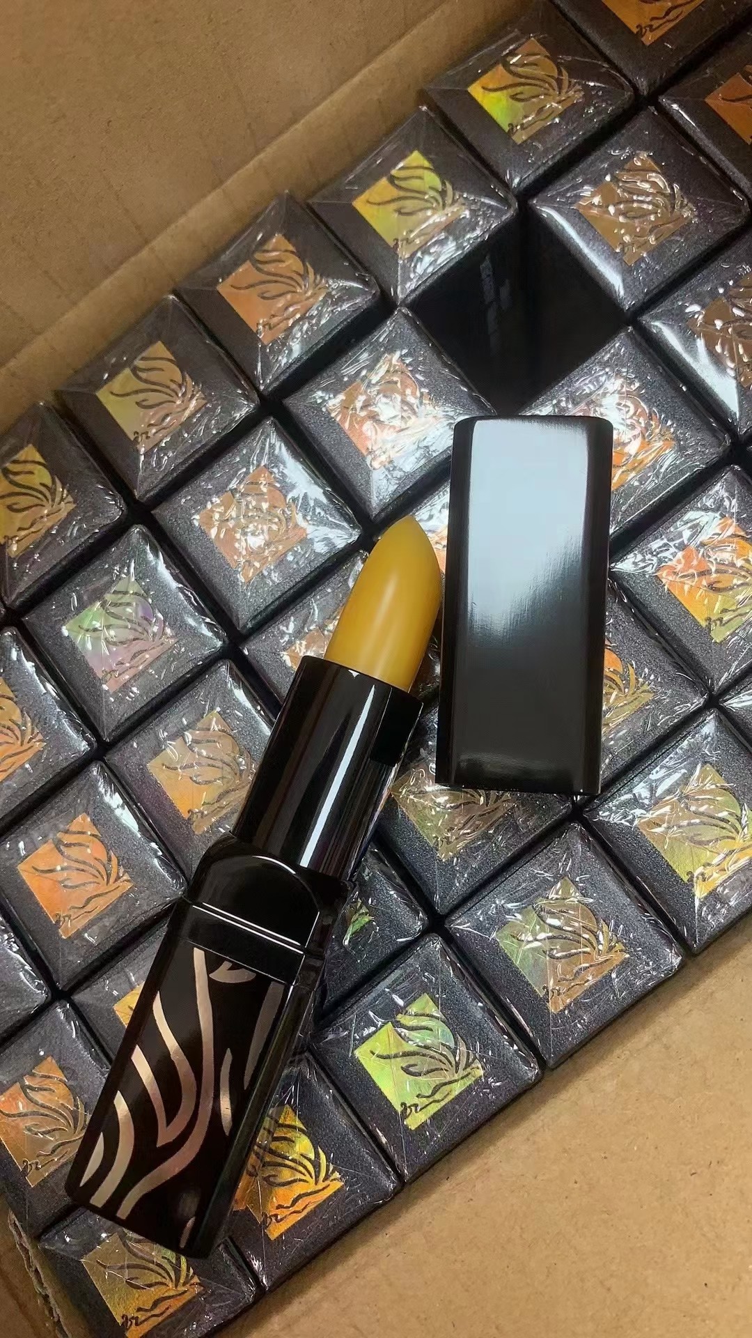 传奇今生红樱桃唇膏官网滋润保湿变色口红官方正品唇膏