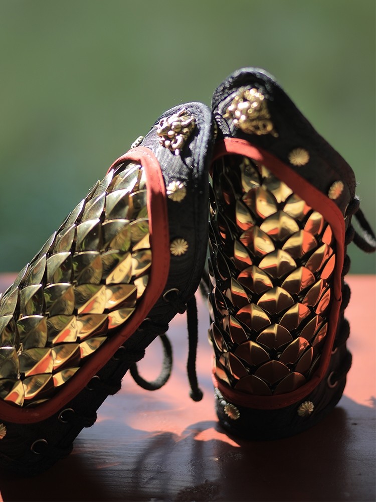 鳞甲汉服配饰出租龙鳞甲明制甲胄金色不锈钢鱼鳞汉服