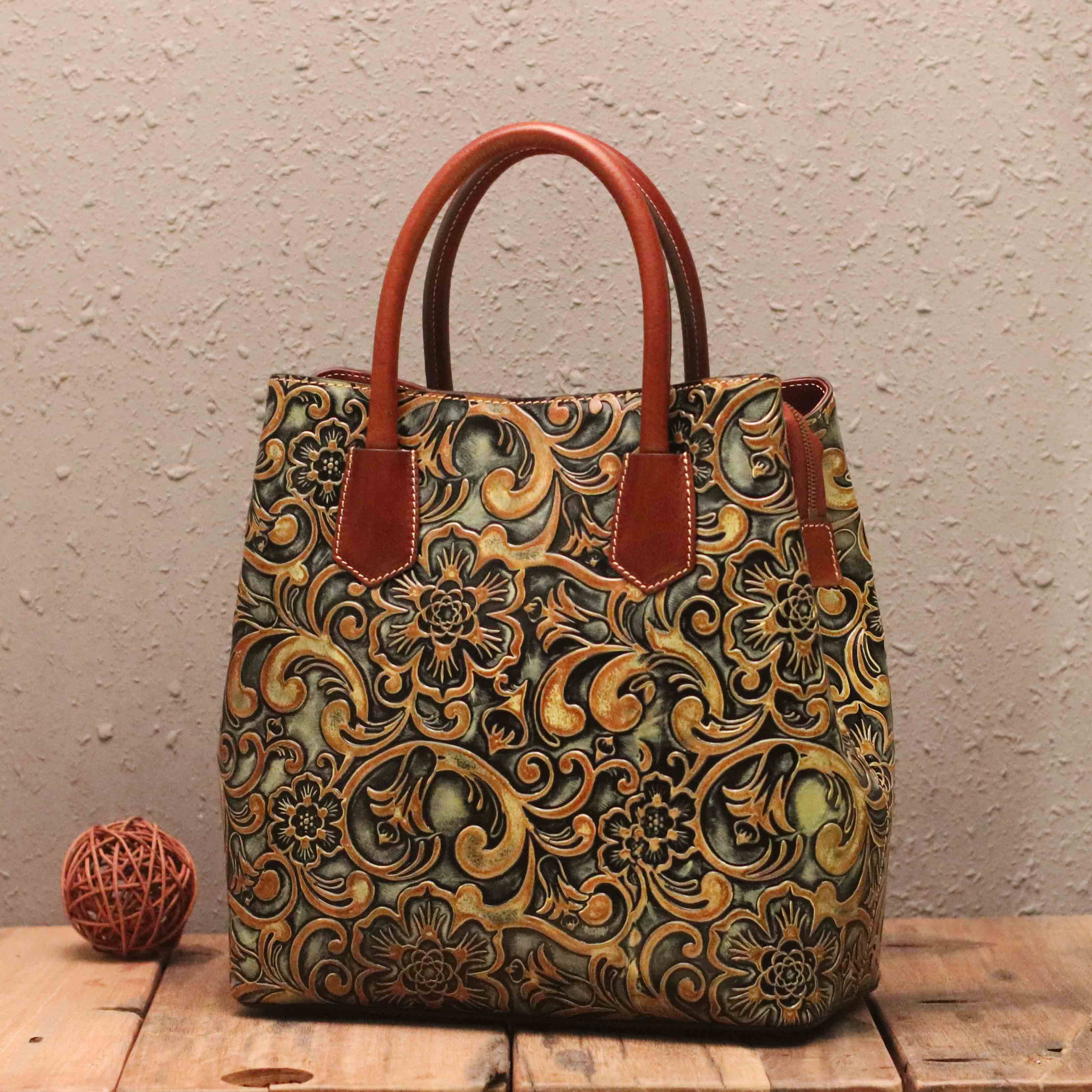 手提包女士斜跨单肩真皮压花手工上色复古民族风头层牛皮2019新款