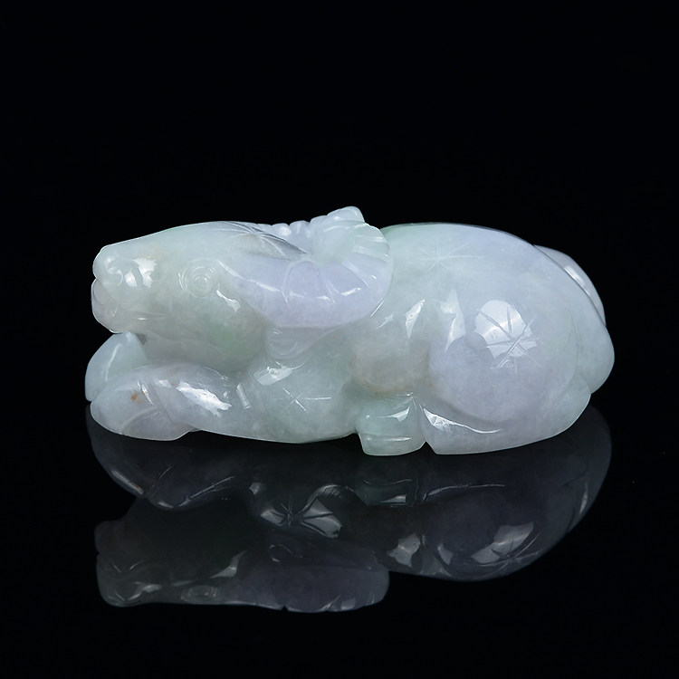 翡翠大号生肖玉牛吊坠淡绿色缅甸玉石立体挂件颈饰