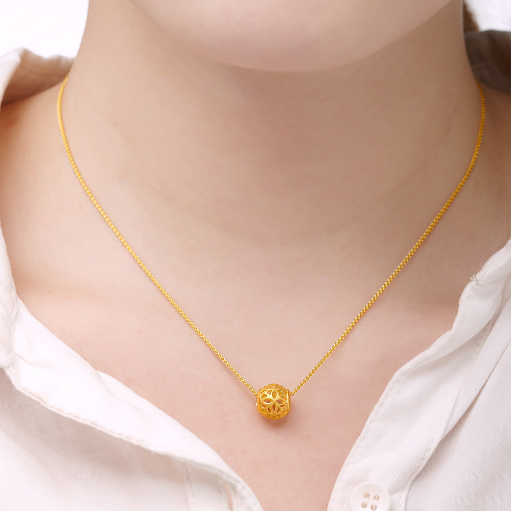 周大生足金镂空绣花球吊坠 黄金转运珠 一款两戴黄金首饰新品