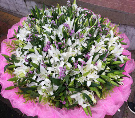 秦皇岛鲜花速递99支白色粉色香水百合鲜花花束生日同城鲜花速递同城