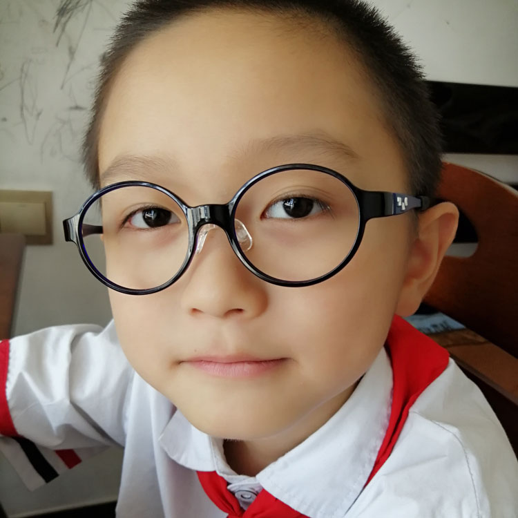 奥米茄树脂远视眼儿童依视路散光超薄老花球面高阿贝定制眼镜片