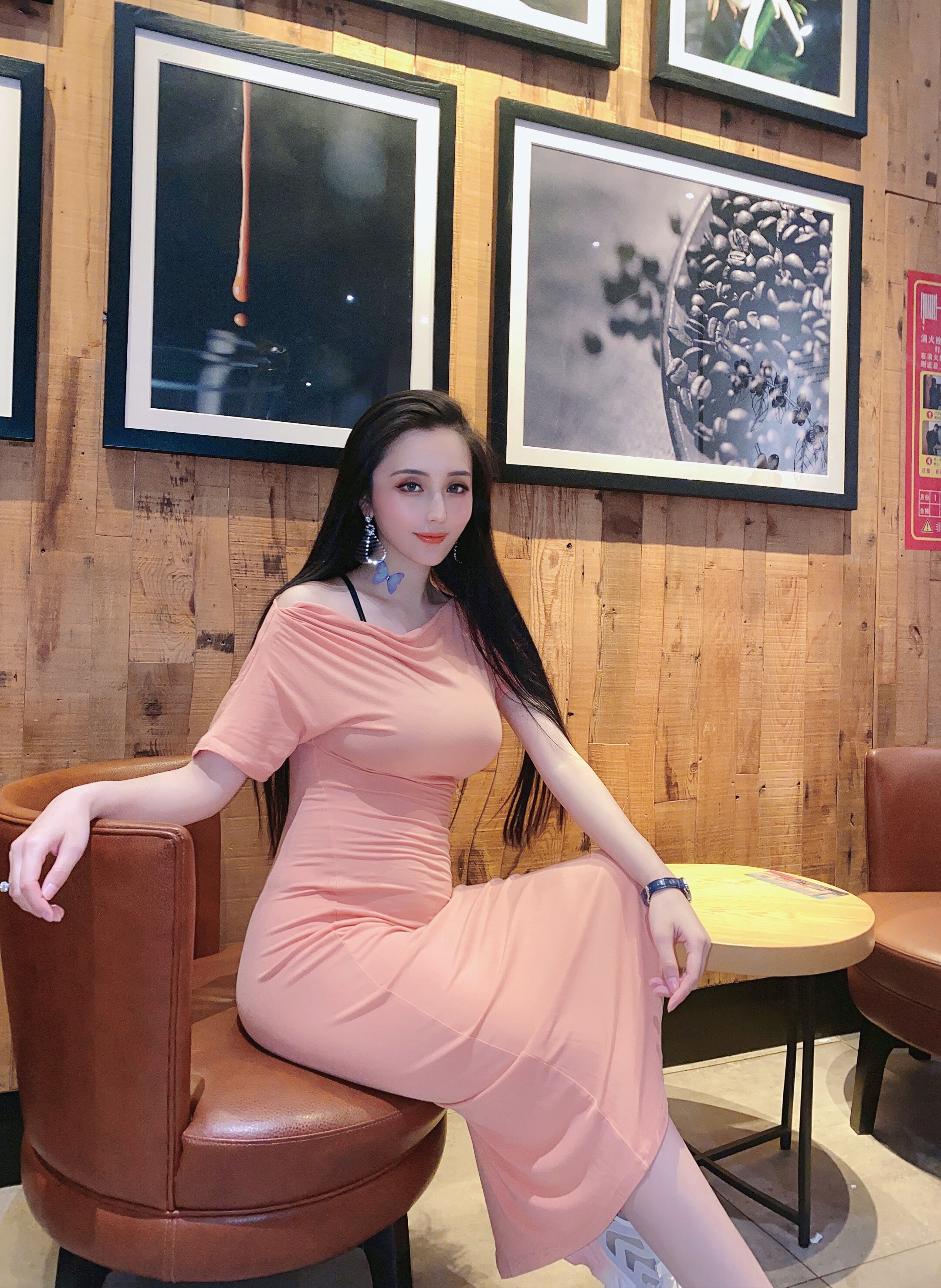 我是卡卡1995女装夏季名媛性感一字肩收腰气质女神范中长款连衣裙