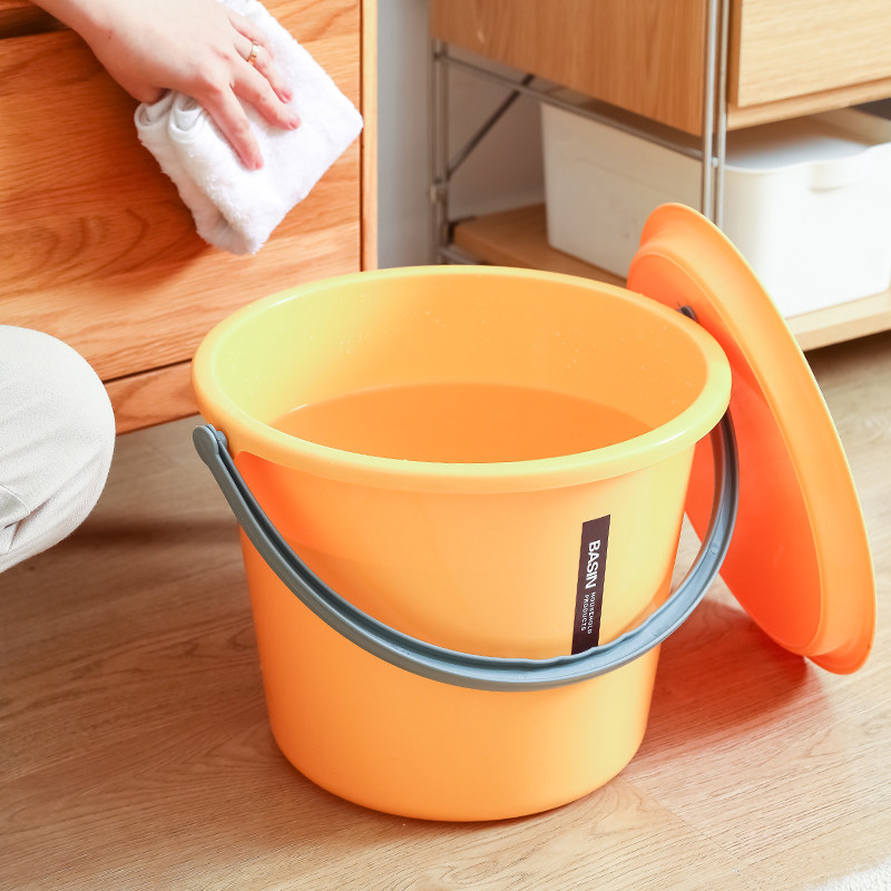 乐彼家用手提塑料大号水桶加厚带盖防尘储水水桶