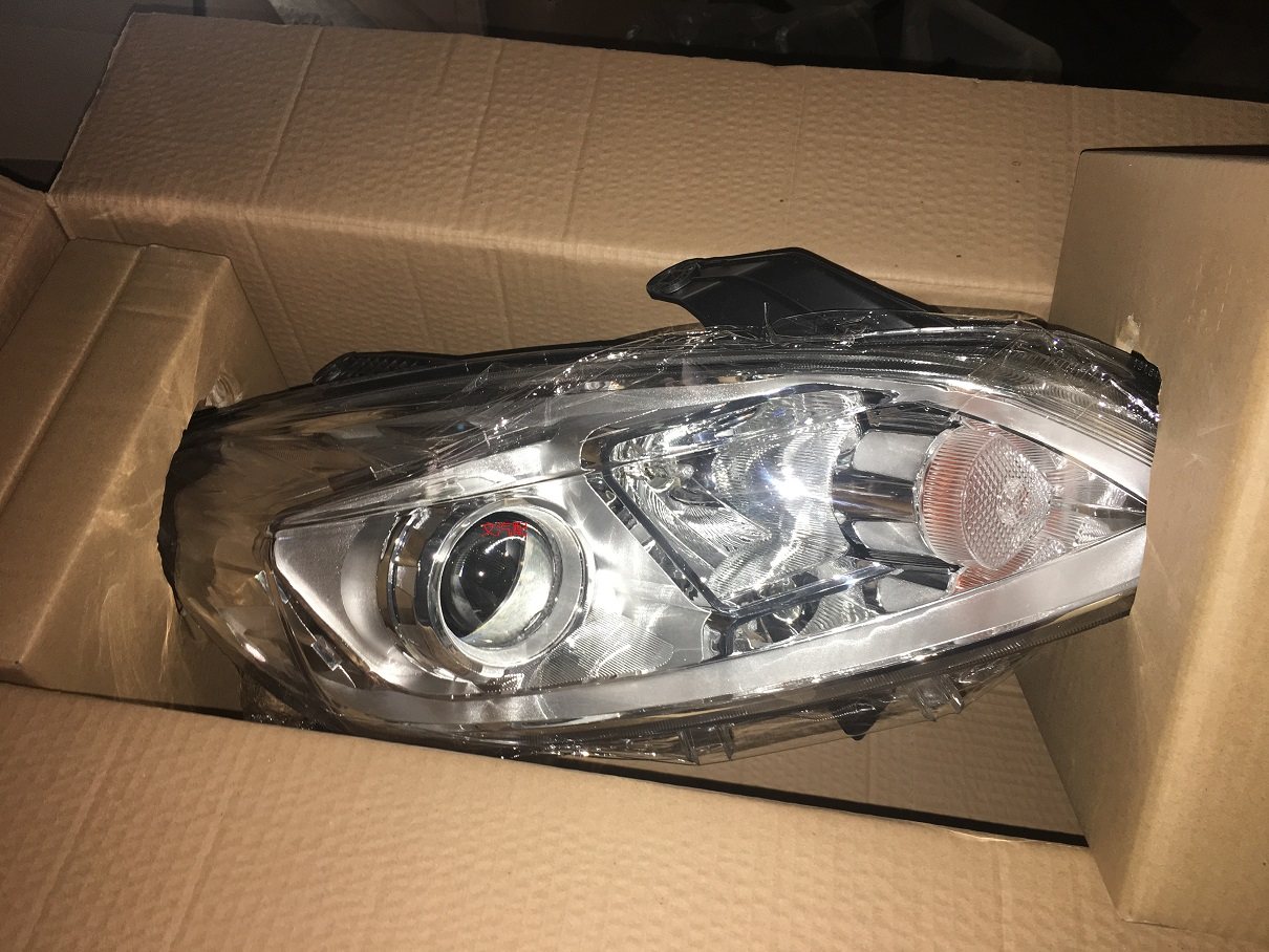 d50绅宝eu260大灯北汽前大灯总成照明灯摩托车减震器