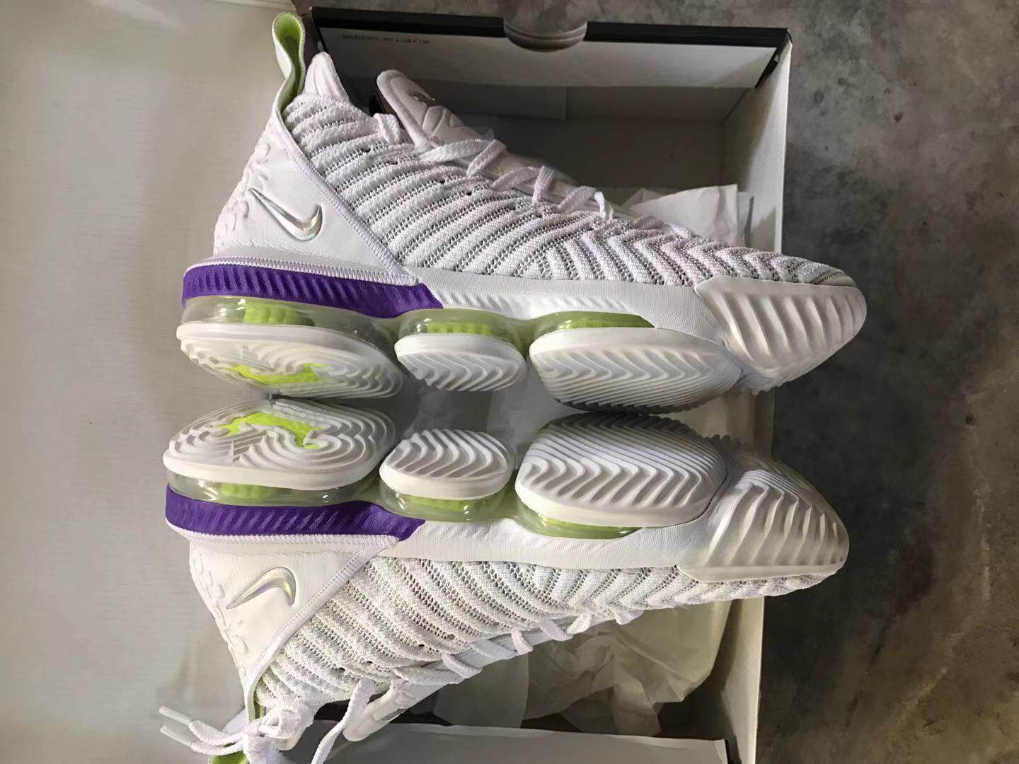 瑕疵特价nikelebron巴斯光年詹姆斯16篮球鞋ao2588-102篮球鞋