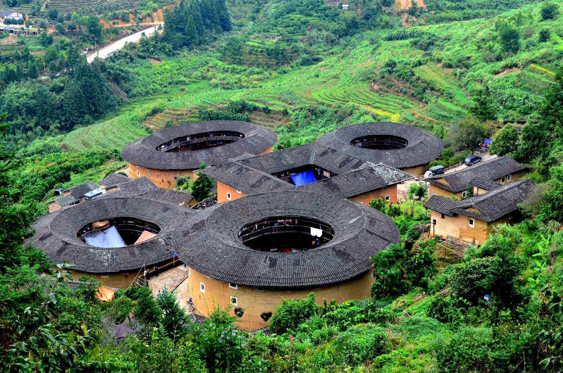 厦门旅游南靖田螺坑 云水谣 永定高北土楼二日游含往返接送午餐