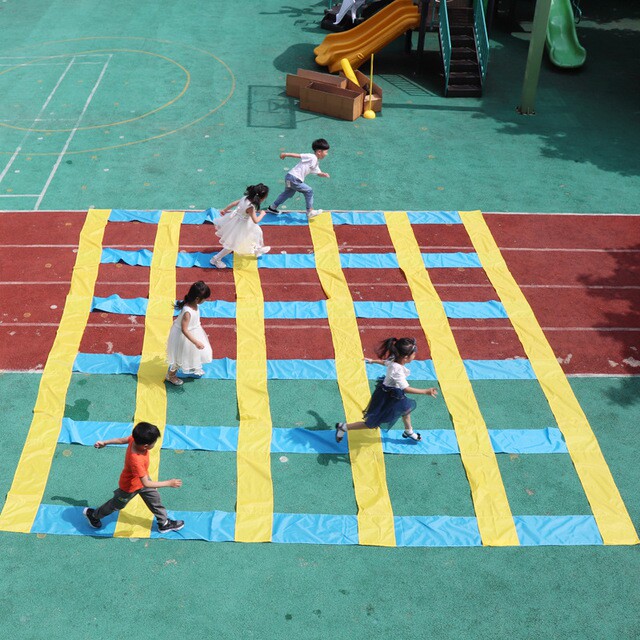 幼儿园跳格子棋盘多彩彩桥四通八达感统训练训练器器材感统训练器材