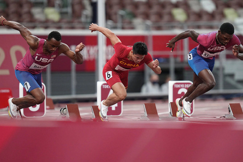 苏炳添海报短跑运动员墙贴跑步田径挂画体育明星贴纸现代装饰画