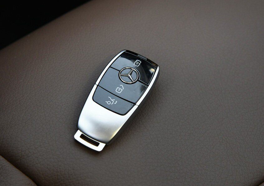 适用奔驰钥匙e300le200钥匙包c200lc260l硅胶车用钥匙包