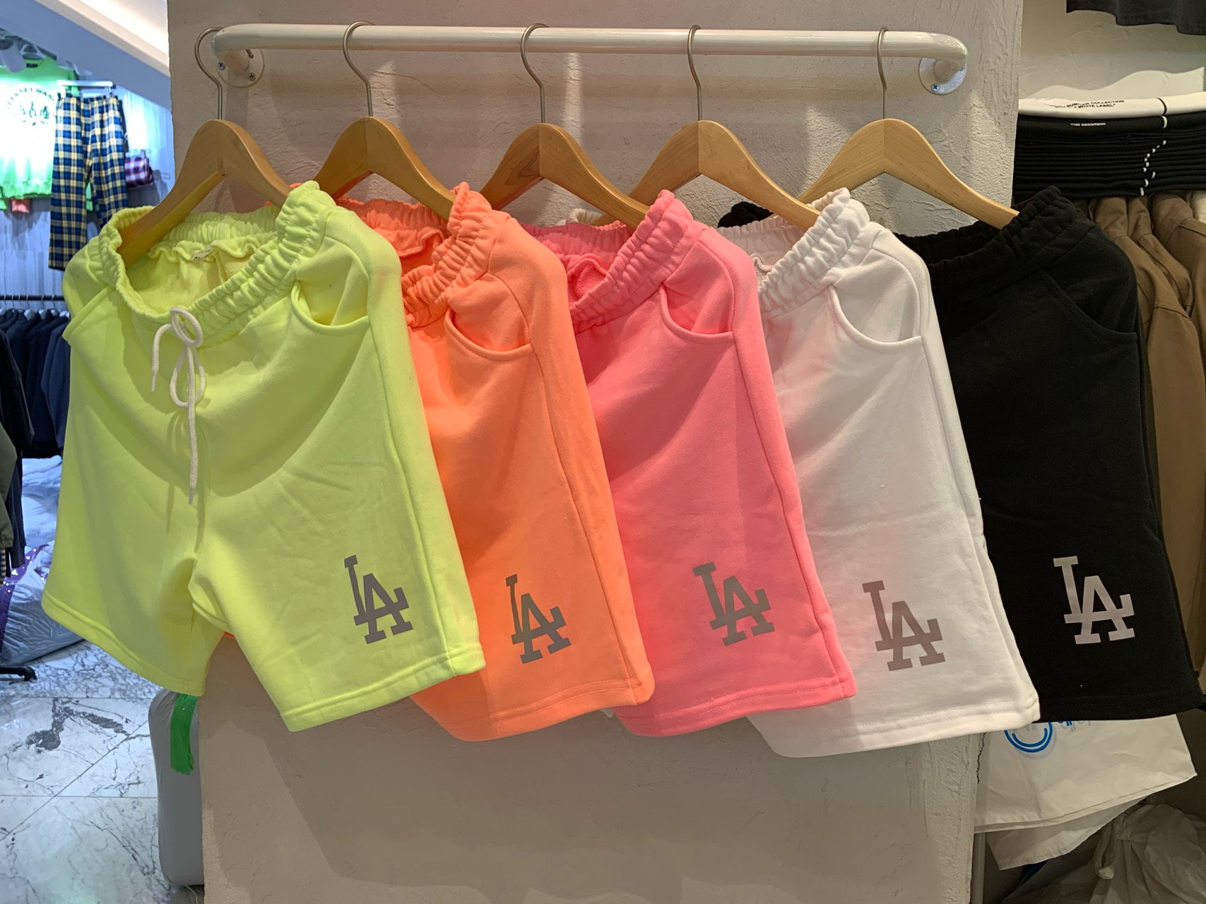 韩国代购东大门男女款宽松LA字母3M反光棉抽绳马卡龙荧光休闲短裤