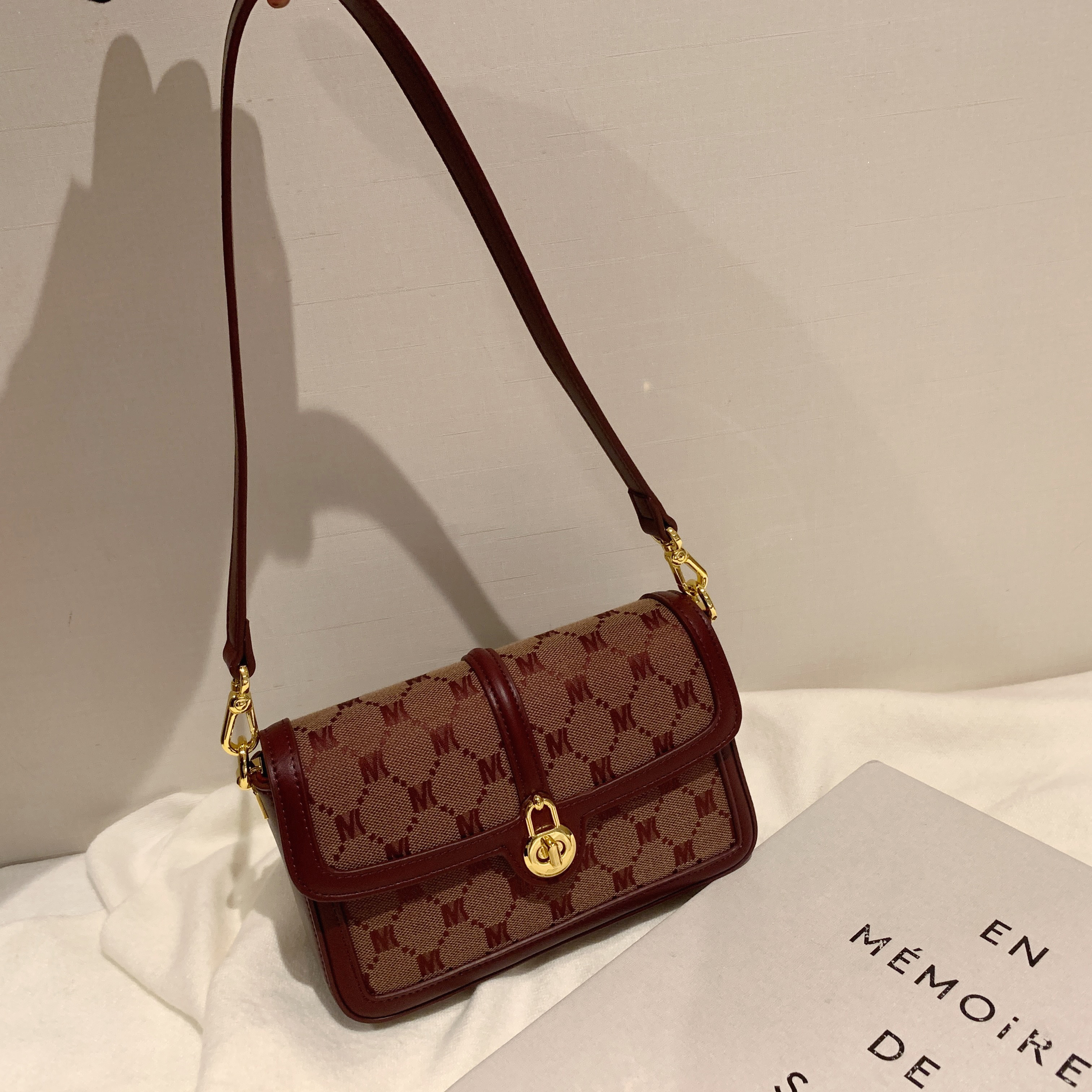 法国miocra koly 小mk美人为馅 单肩小方包包女2020新款潮斜挎包