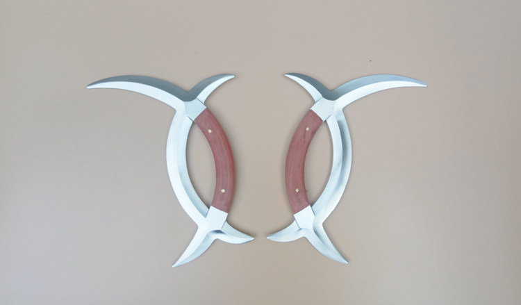 不锈钢双钺八卦子午鸳鸯钺冷兵器短器械传统武术器材双面脊双月钥