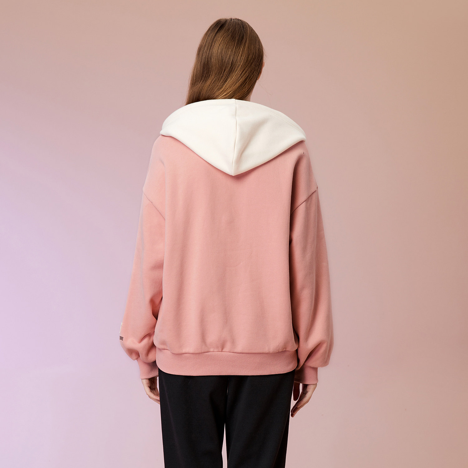 爱居春季连帽短款卫衣女学生宽松设计小众上衣卫衣