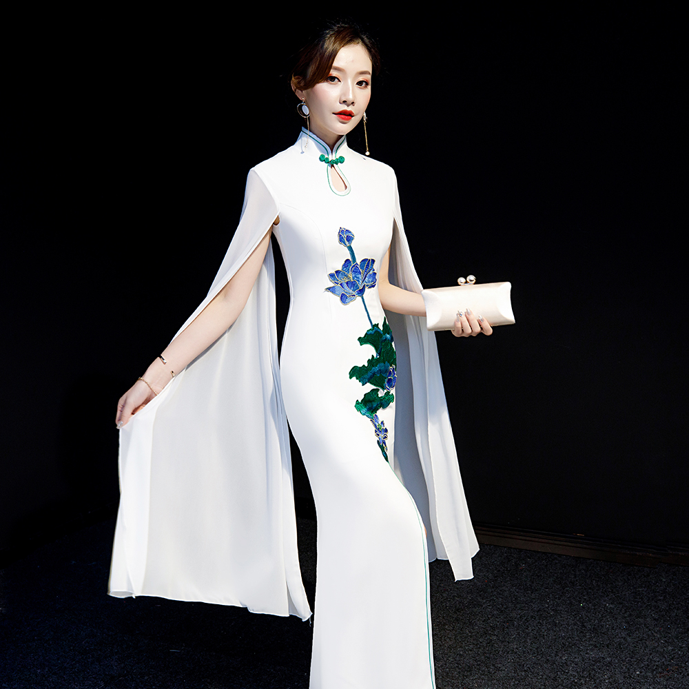 紫缘萱宴会晚礼服长款白色改良开叉旗袍模特走秀礼服