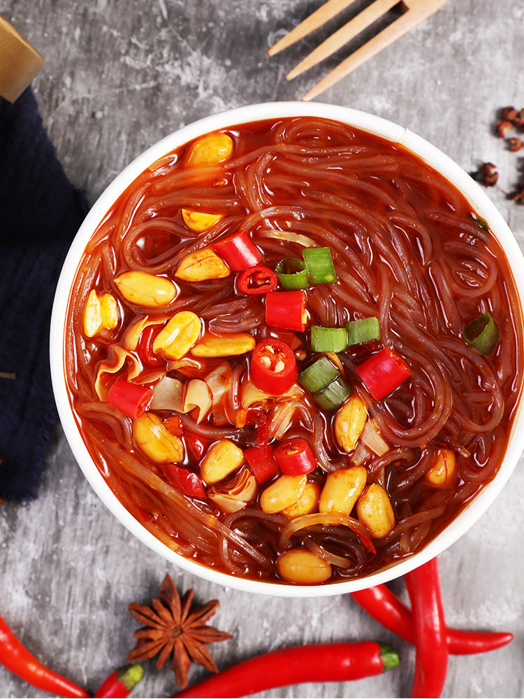 莫小仙重庆麻辣酸辣粉136g6桶