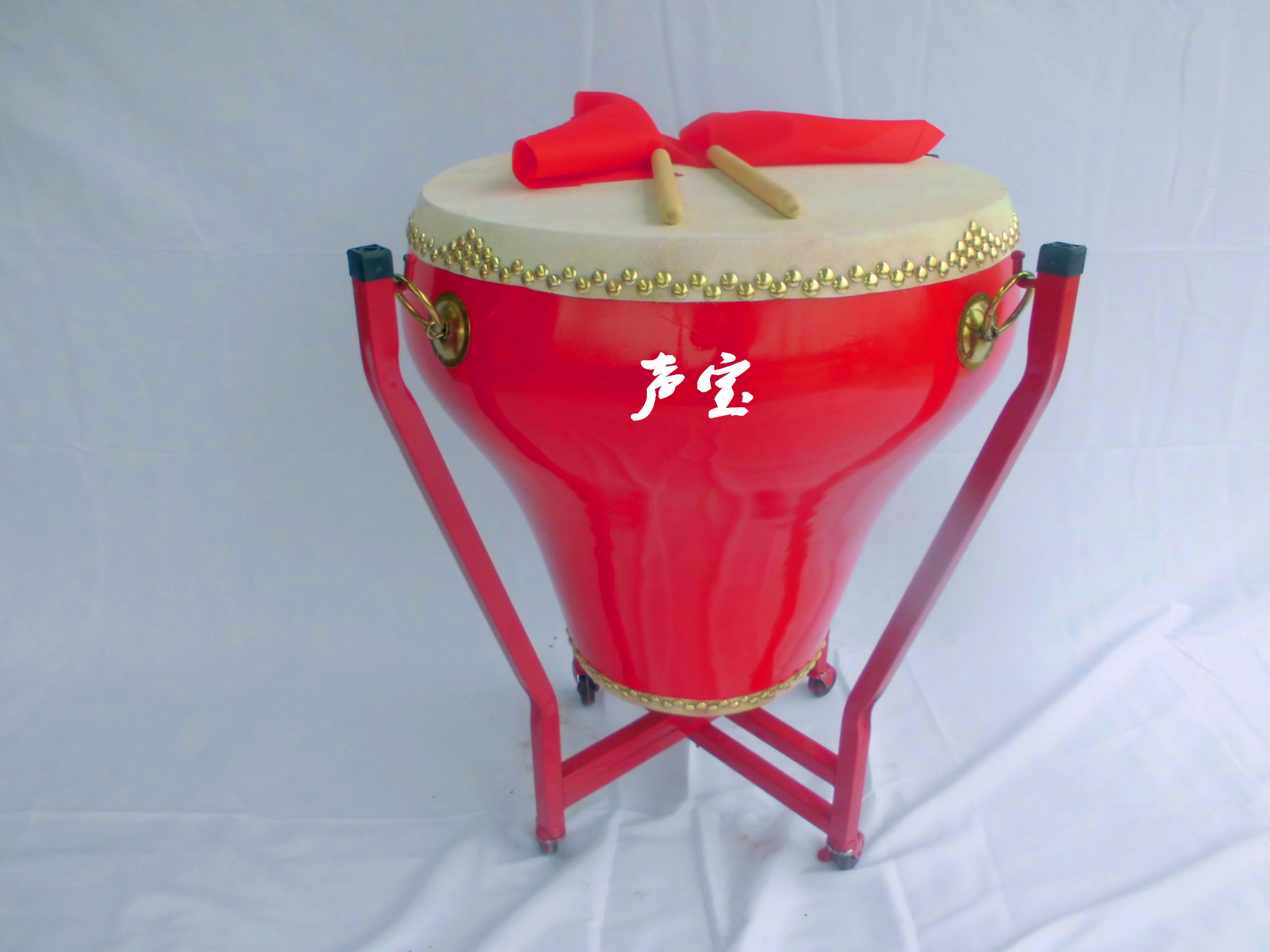 花盆鼓红定音鼓大鼓战鼓锣鼓剧团表演庆典学生花盆鼓