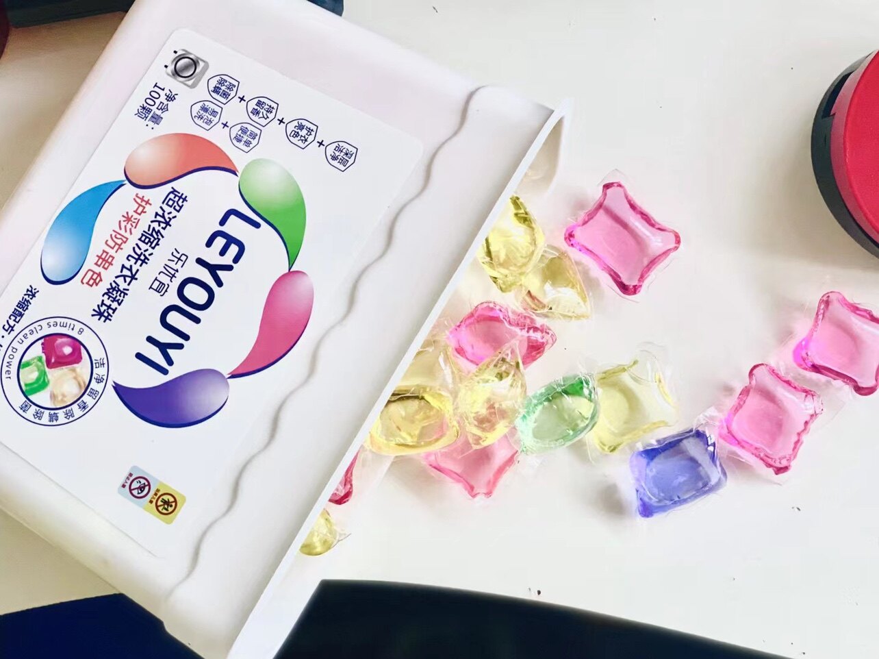 一盒优宜浓缩洗衣凝珠100粒5g自然花果果香洗衣凝珠