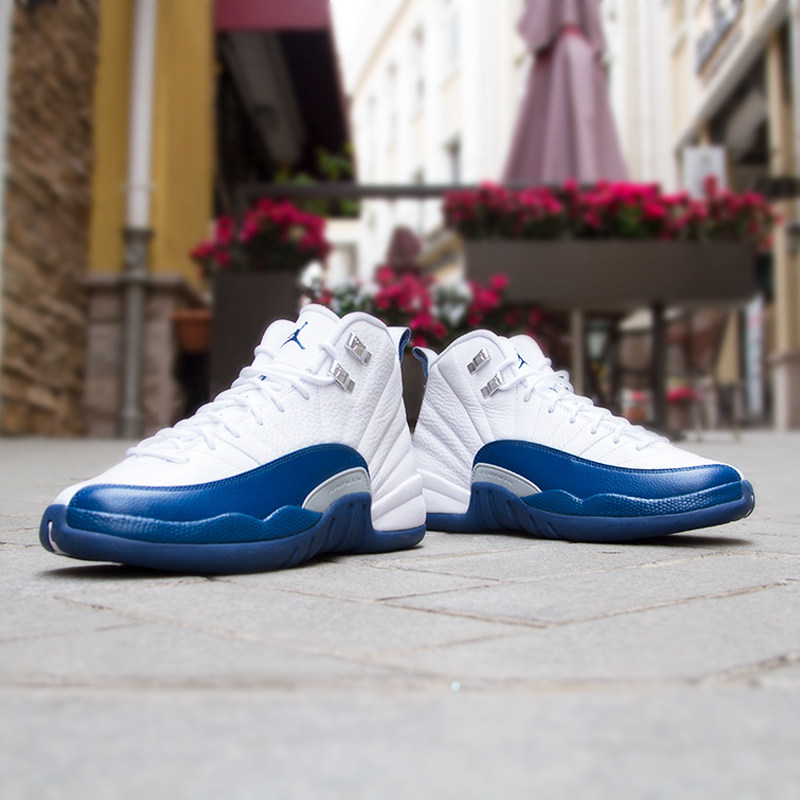 nike耐克正品airjordanaj12白红中女士休闲篮球篮球鞋