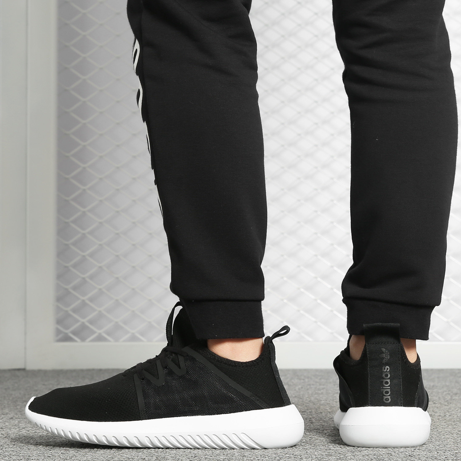 adidas阿迪达斯正品tubular三叶草女子低帮休闲休闲运动运动鞋运动