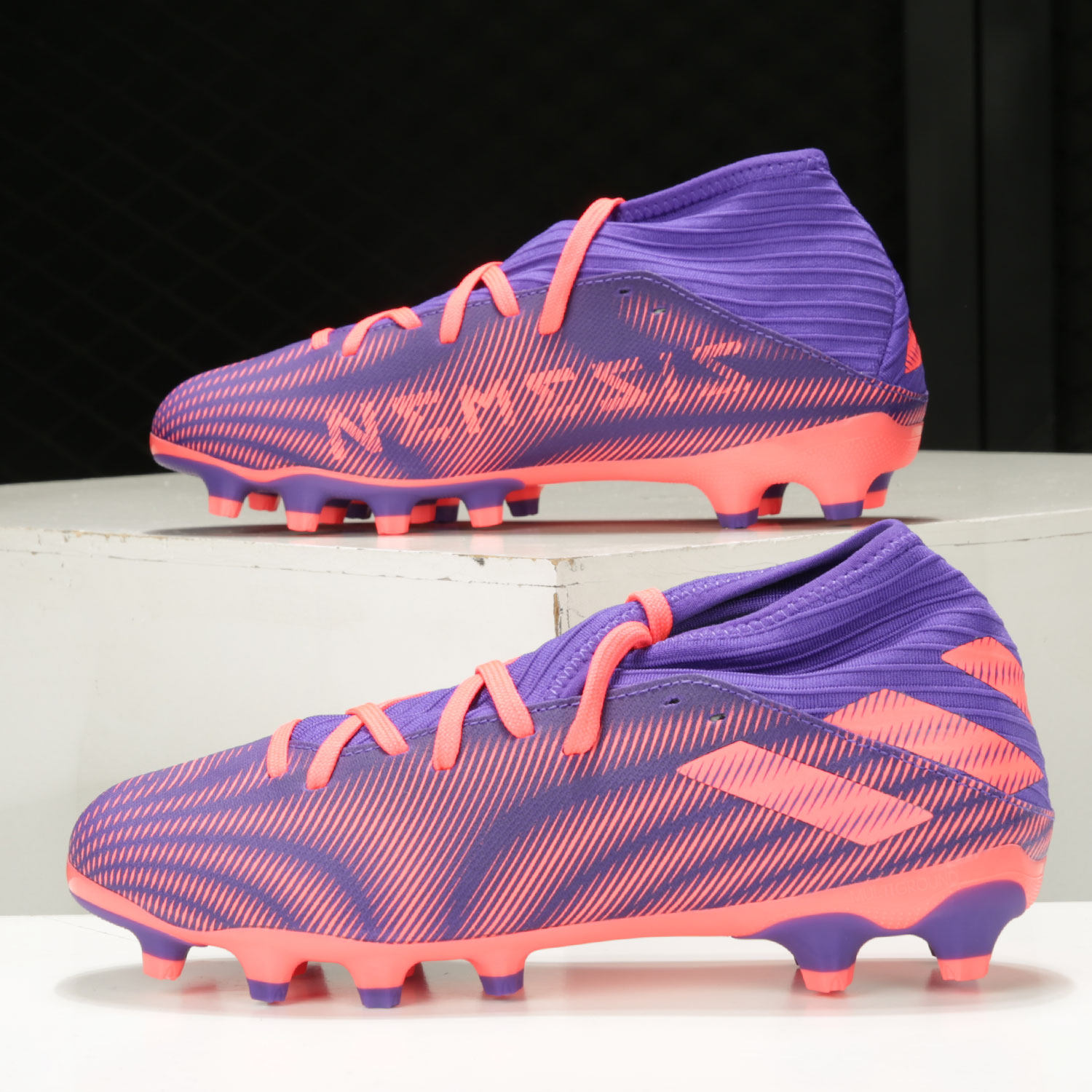 adidas阿迪达斯正品nemezizmg男子人造草坪运动足球鞋足球鞋