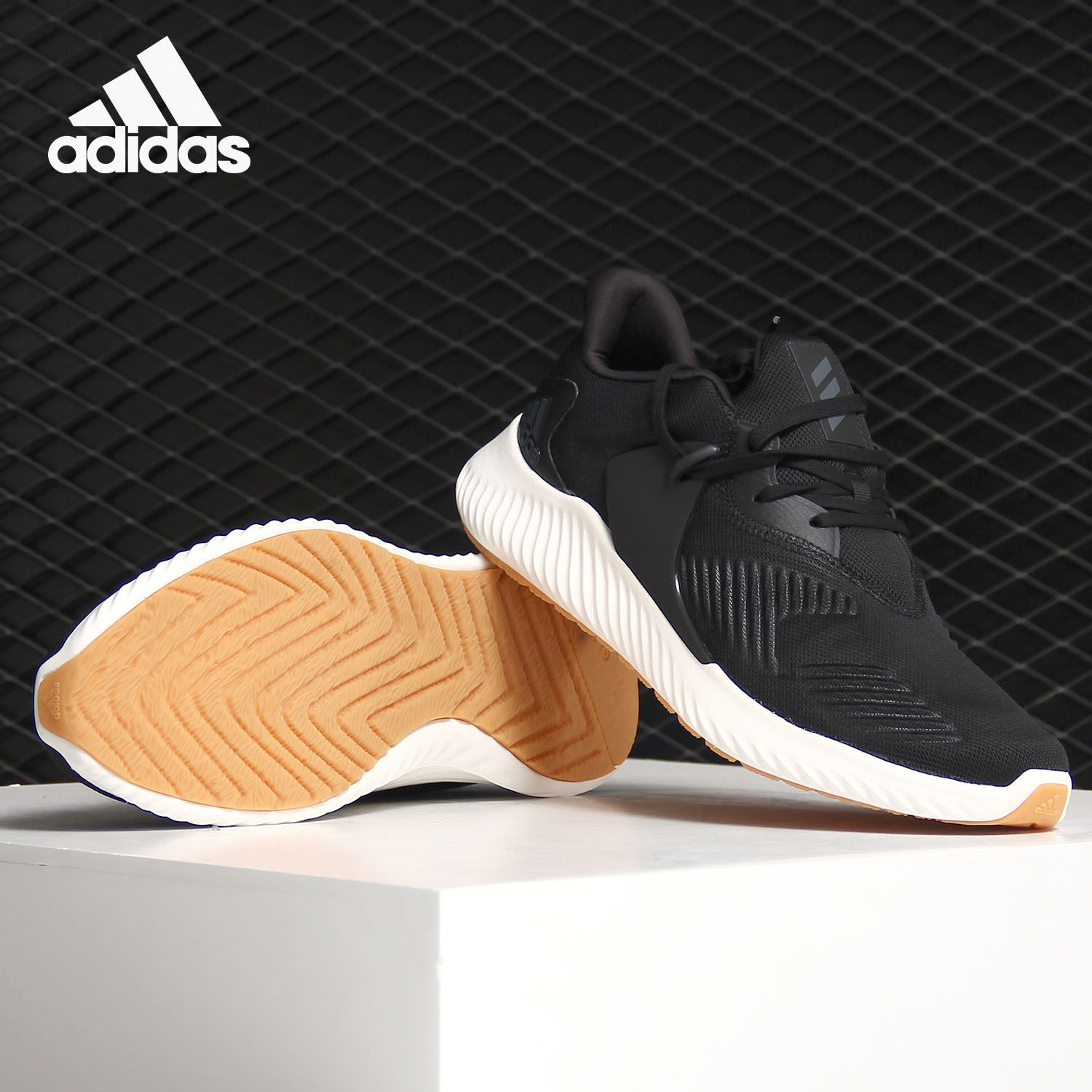 adidas阿迪达斯正品冬季新品男子阿尔法bounce运动跑步跑步鞋