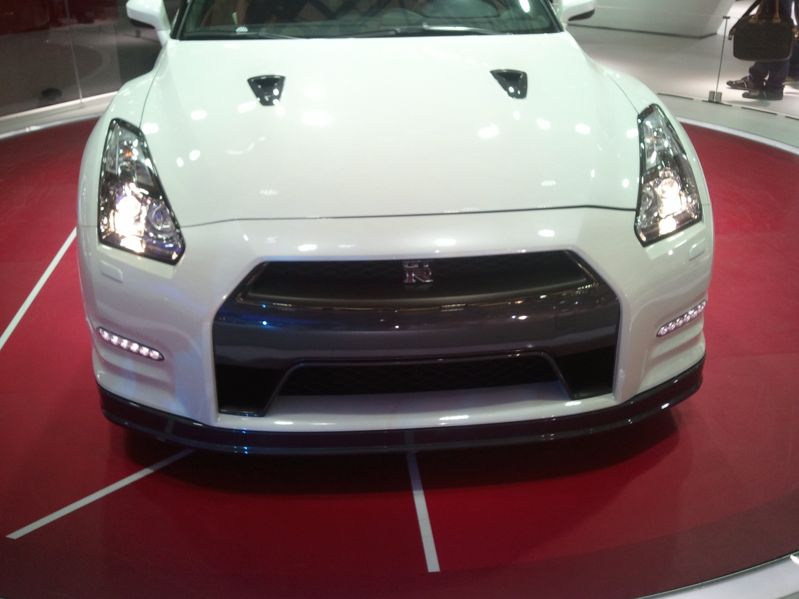 适用于日产尼桑r35gtr1214原装碳纤维中网替换树脂全车改装套件