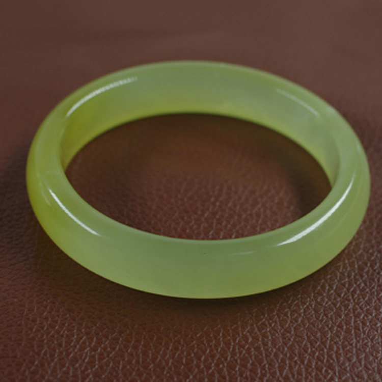 手镯岫玉天然绿色玉镯镯子冰透浅绿绿冰玉石手镯