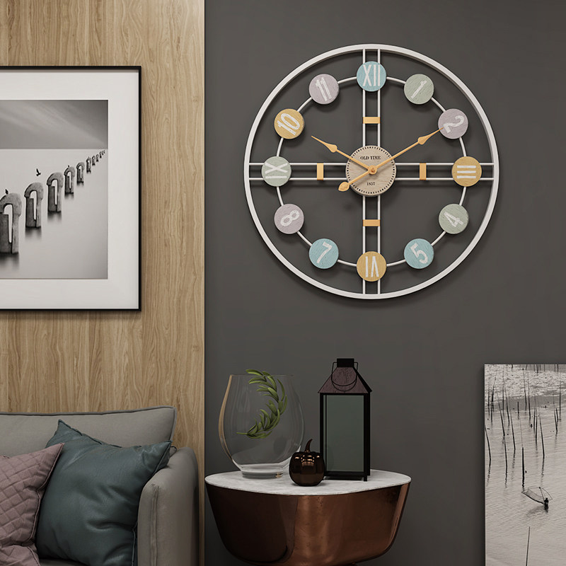 客厅装饰钟表创意圆形静音数字北欧风格挂钟免打孔墙壁挂铁艺时钟