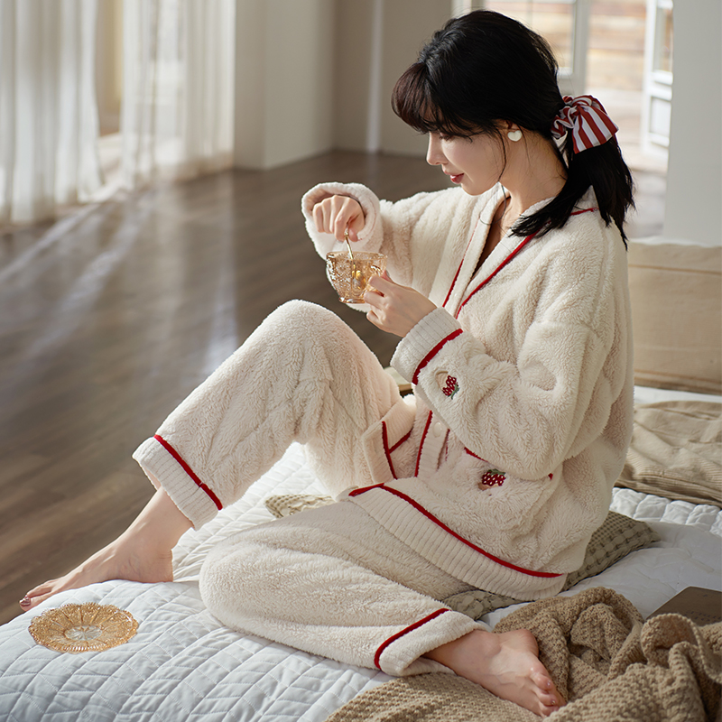 思莉太太睡衣冬季女款珊瑚瑚绒2022年新款秋冬法兰绒睡衣