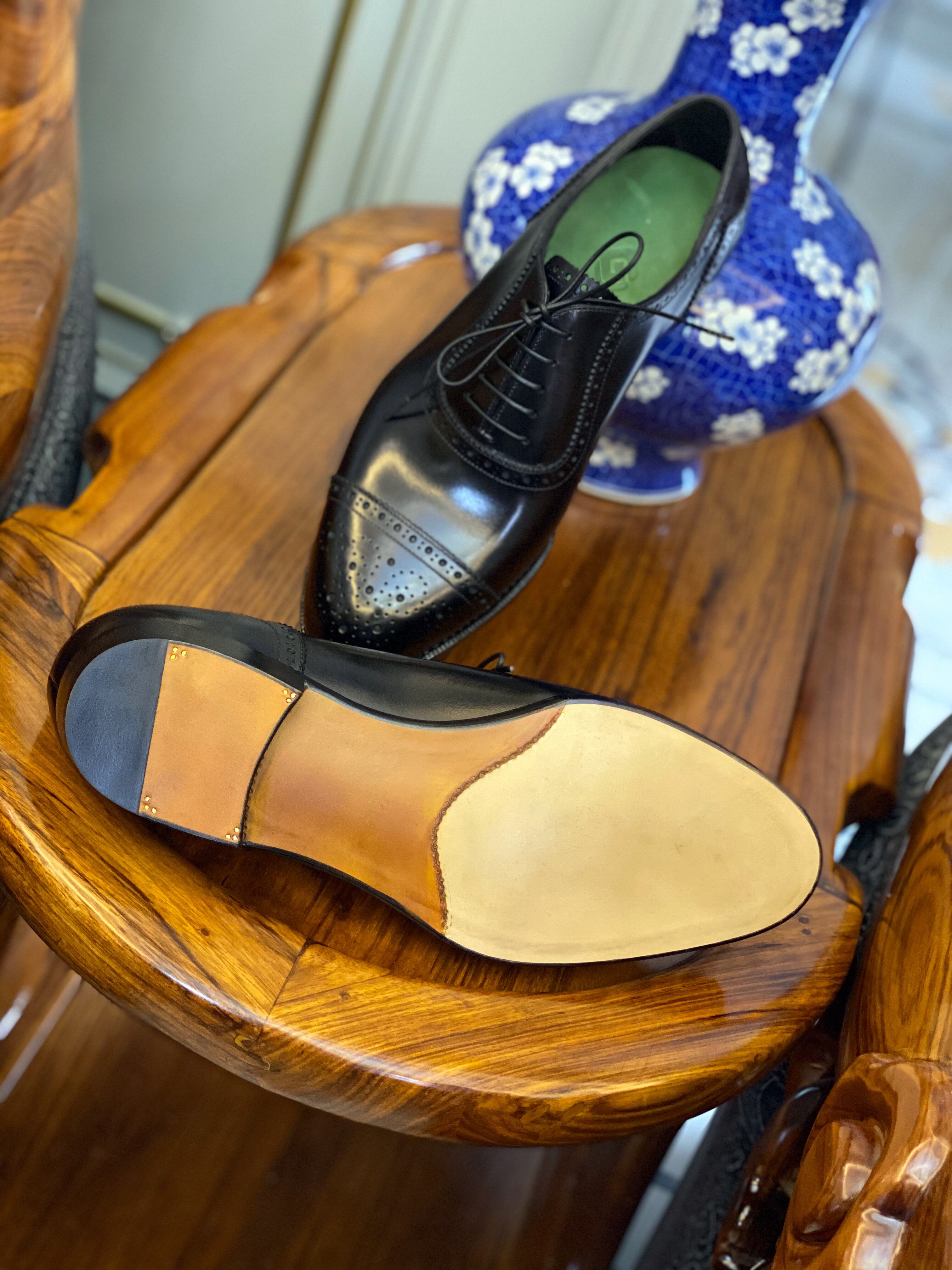 小新新款固伦雕花三接头牛津进口真皮小牛商务正装皮鞋