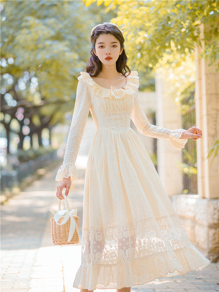 秋冬季法式设计小众宫廷复古喇叭连衣裙长袖裙子连衣裙