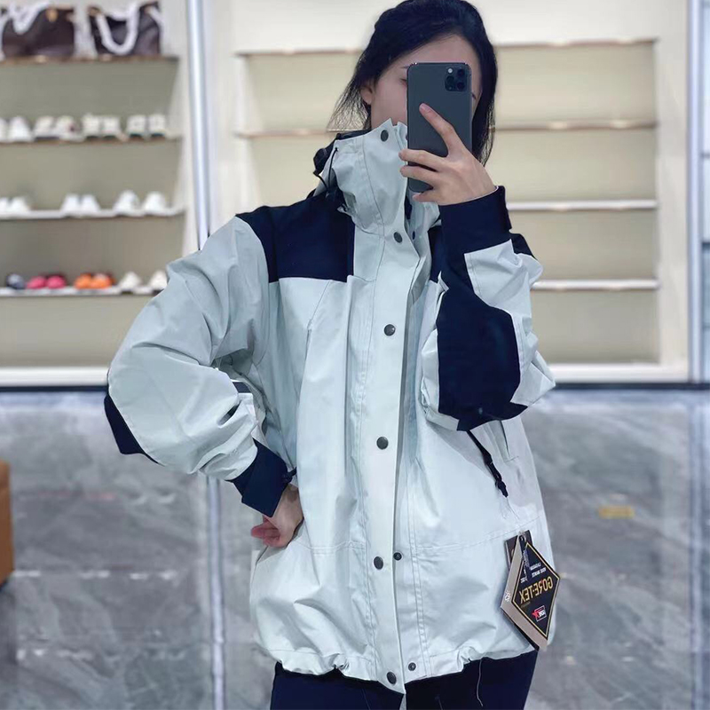 1990冲锋衣美版女春秋防水登山西藏旅游高端美式宽松潮牌男士外套