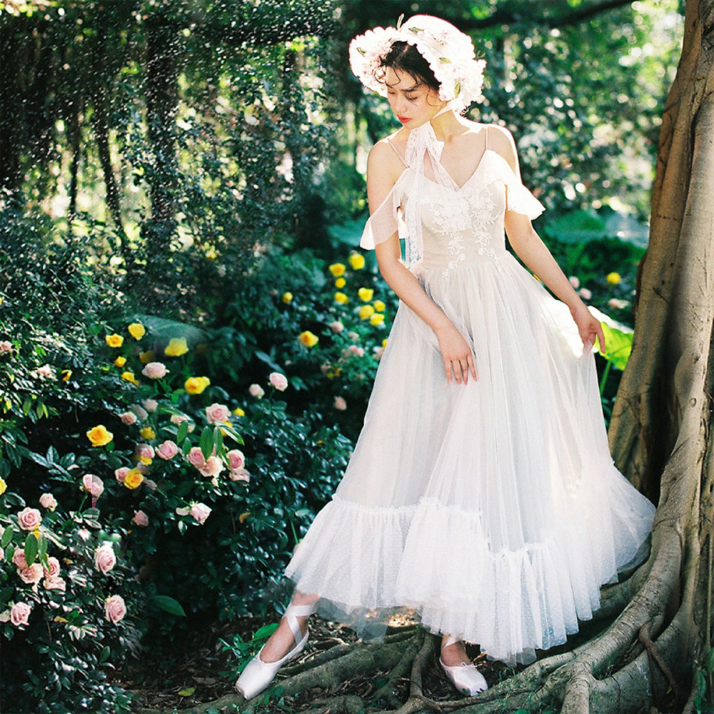 2022礼服小礼订婚领证新娘吊带简约新款森系婚纱