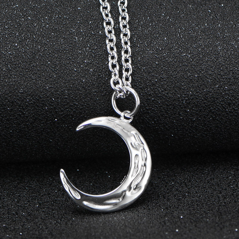 银月亮吊坠时尚男挂巨蟹星座项链银质新月男士项坠