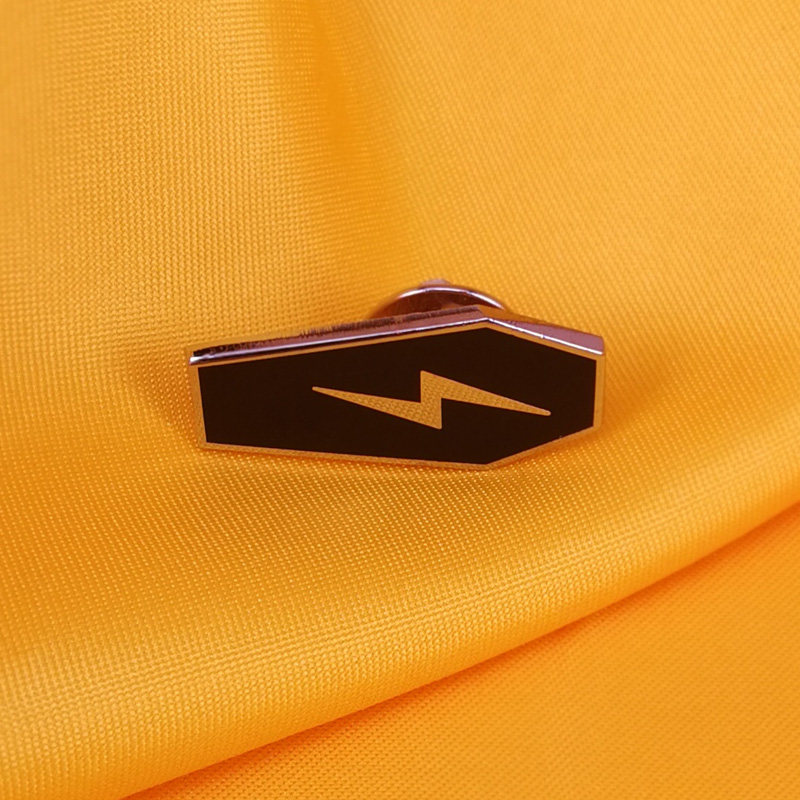 定做金属锌合金珐琅烤漆胸章闪电个性徽章标牌个性徽章