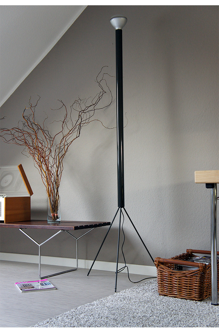 这个三角落地灯真的让我的家变高级了!