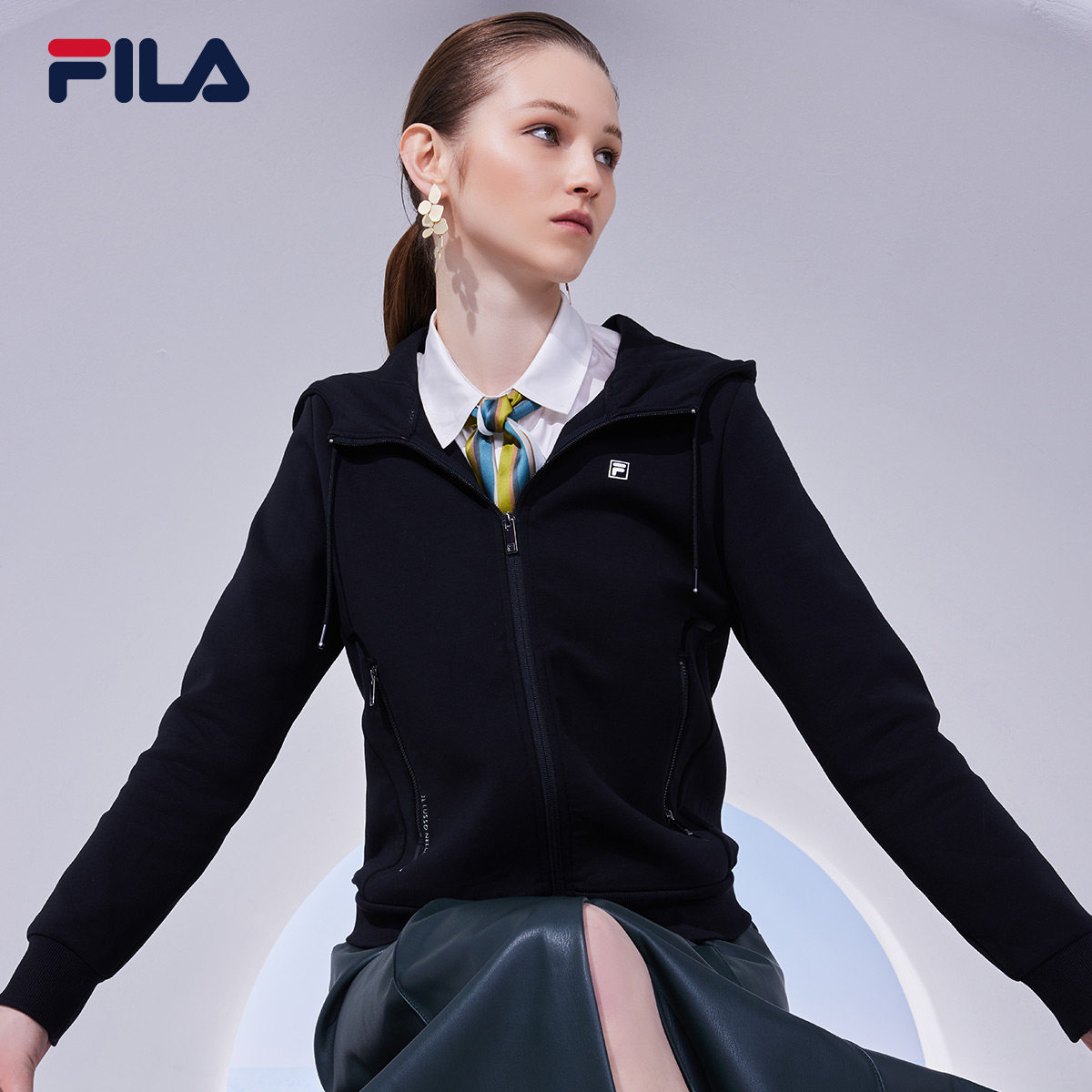 fila斐乐女针织上衣2021年春季新款休闲运动长袖连帽茄克女子外套