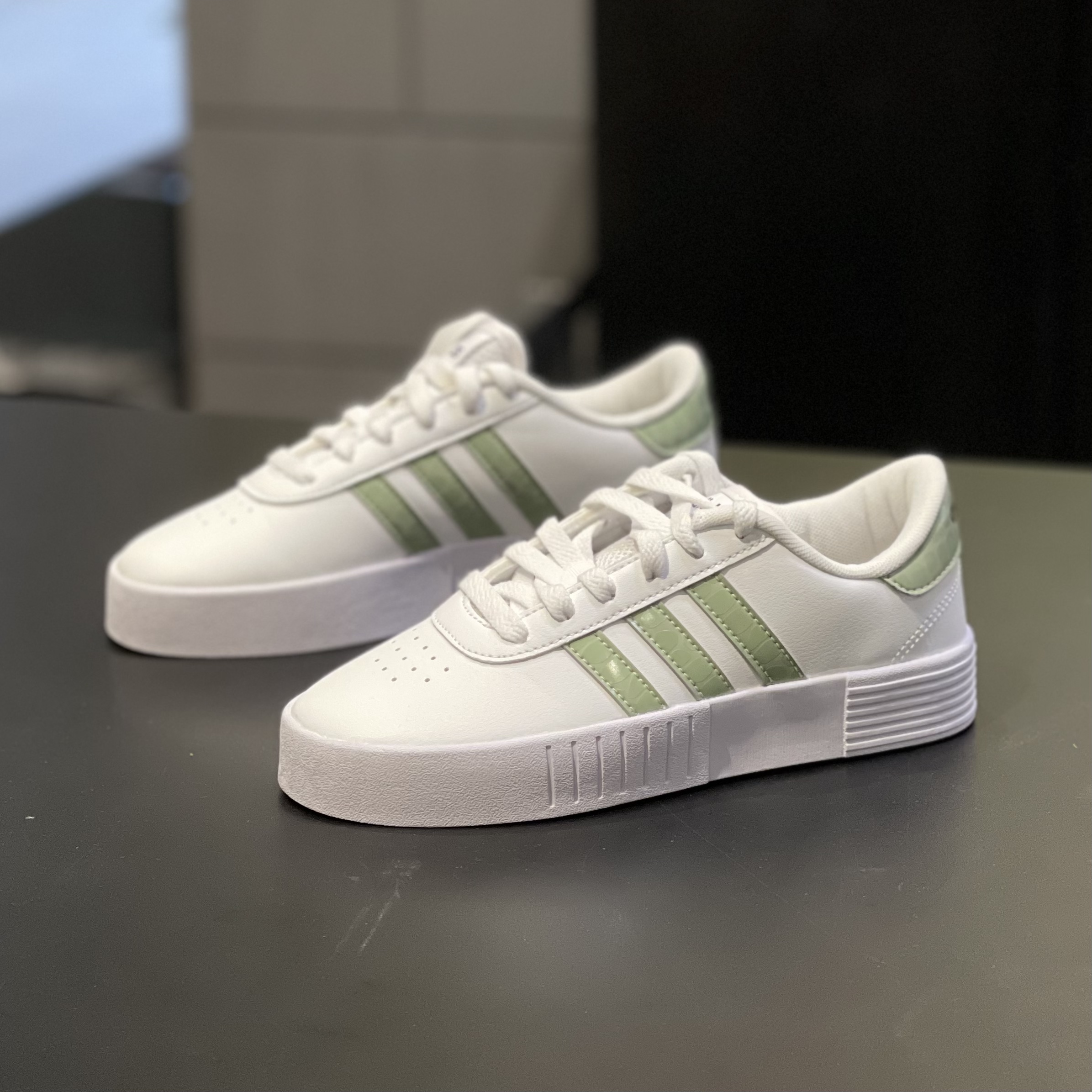 阿迪达斯adidas女子子夏新款牛油果绿休闲增高小白鞋板鞋