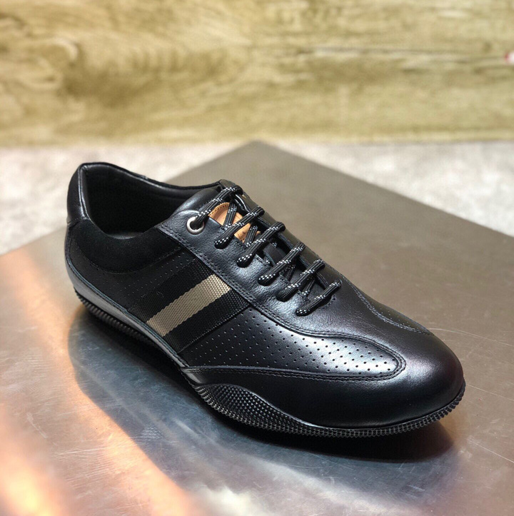 欧洲站奢侈品大牌真皮男鞋子酷奇休闲皮鞋男潮牌透气板鞋冲孔防滑