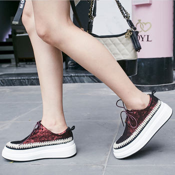 2024 ສະບັບພາສາເກົາຫຼີພາກຮຽນ spring ແລະດູໃບໄມ້ລົ່ນເກີບຫນັງແທ້ lace-up ສໍາລັບແມ່ຍິງ round toe thick-soled platform casual shoes flat-soled loafers ແນວໂນ້ມນັກສຶກສາ