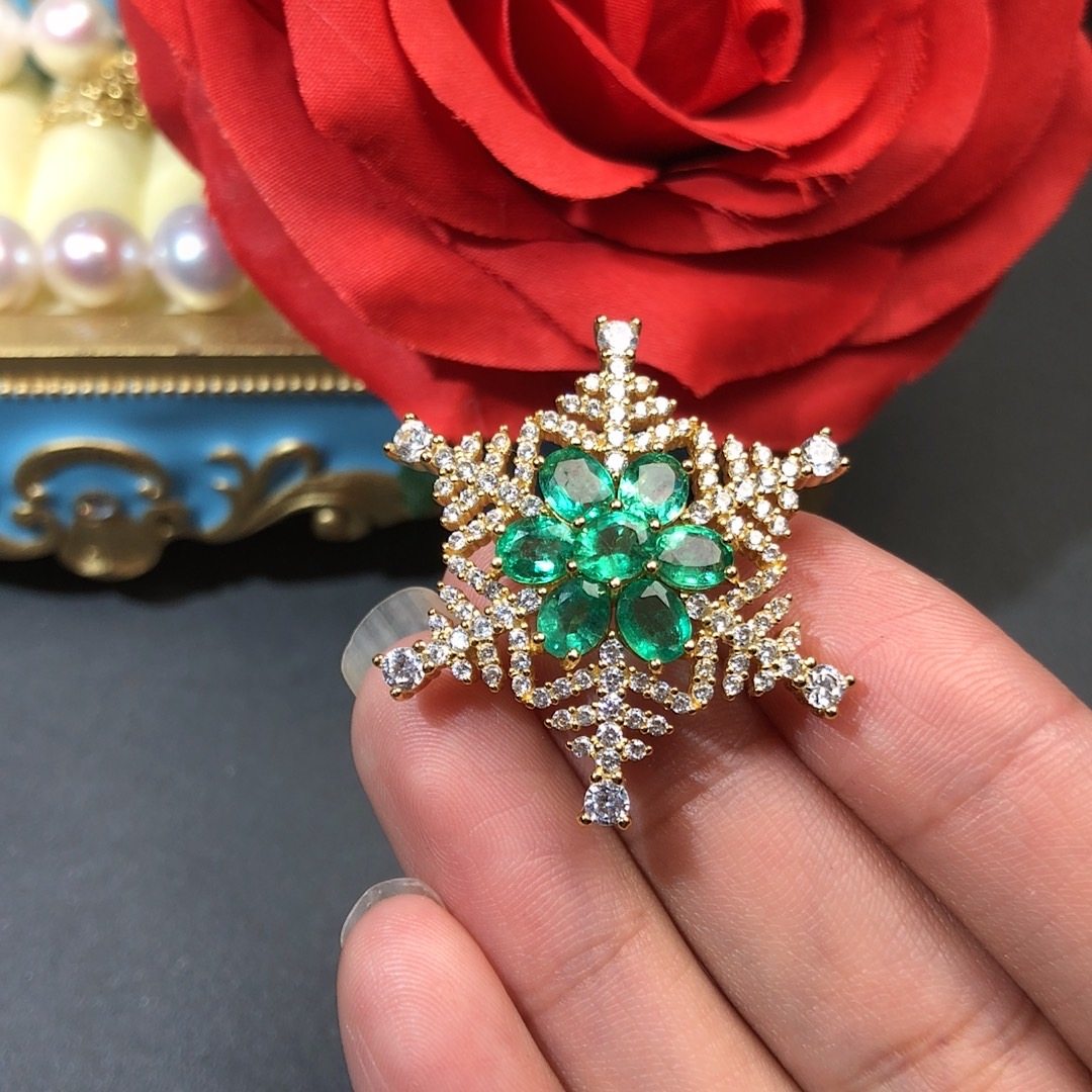 新款胸针彩色宝石首饰纯银天然祖母祖母绿绿宝石胸饰