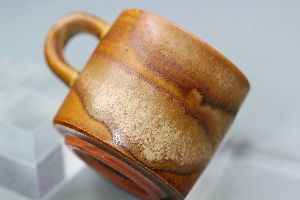 日本有田烧陶艺作家手工手工制制作窑变开片饴釉茶杯